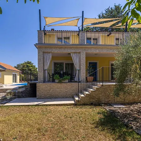 House Oliva With Pool Casa vacanze *